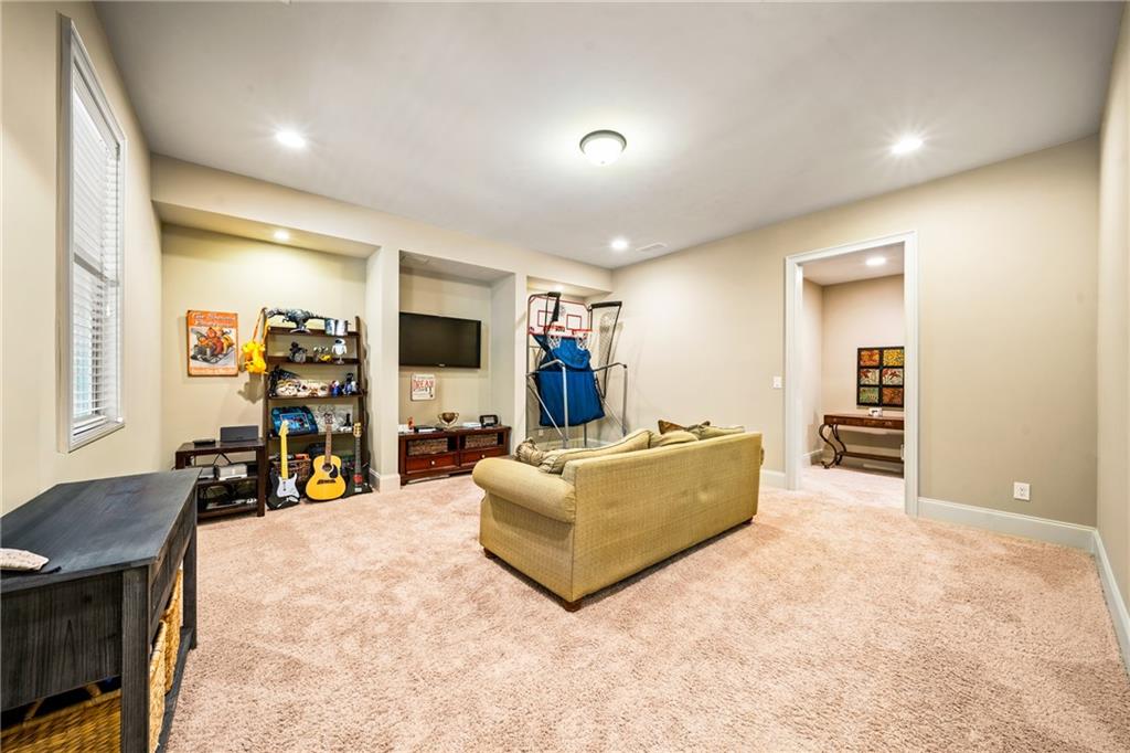 1032 Windsor Green Drive