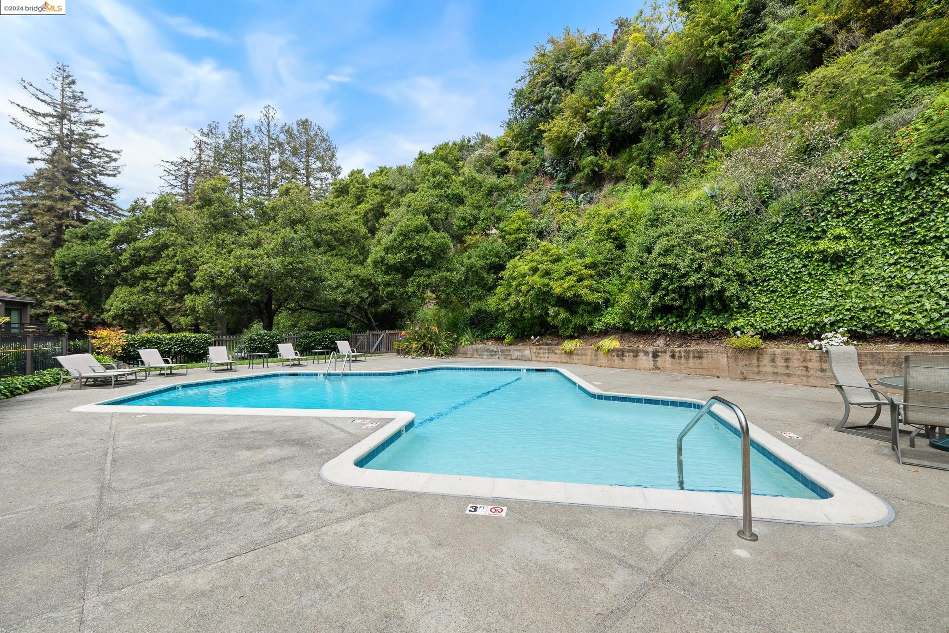 82 Clarewood Ln