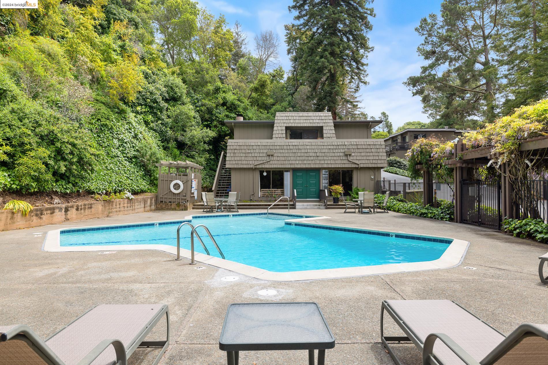 82 Clarewood Ln
