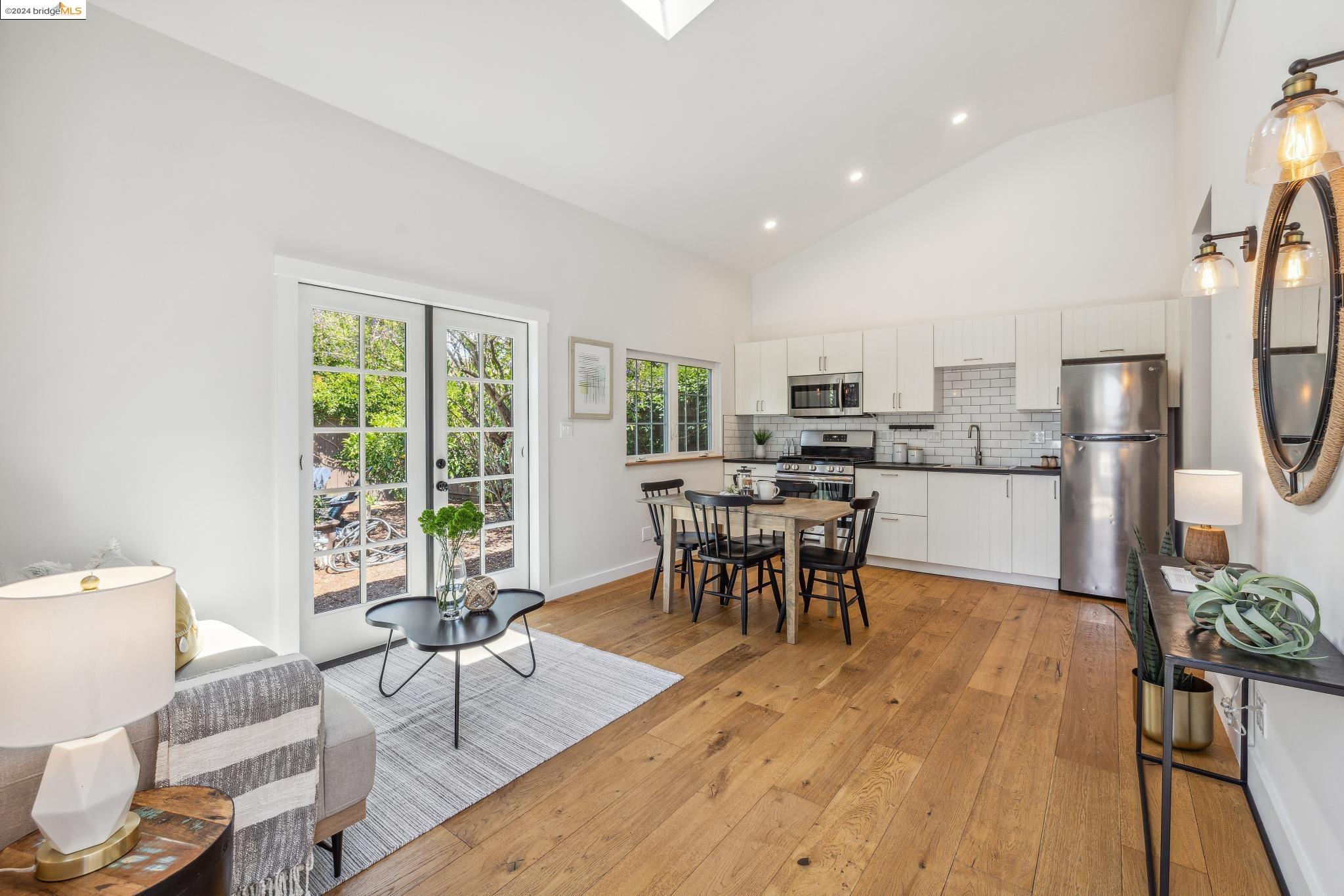 521 Victoria Ct