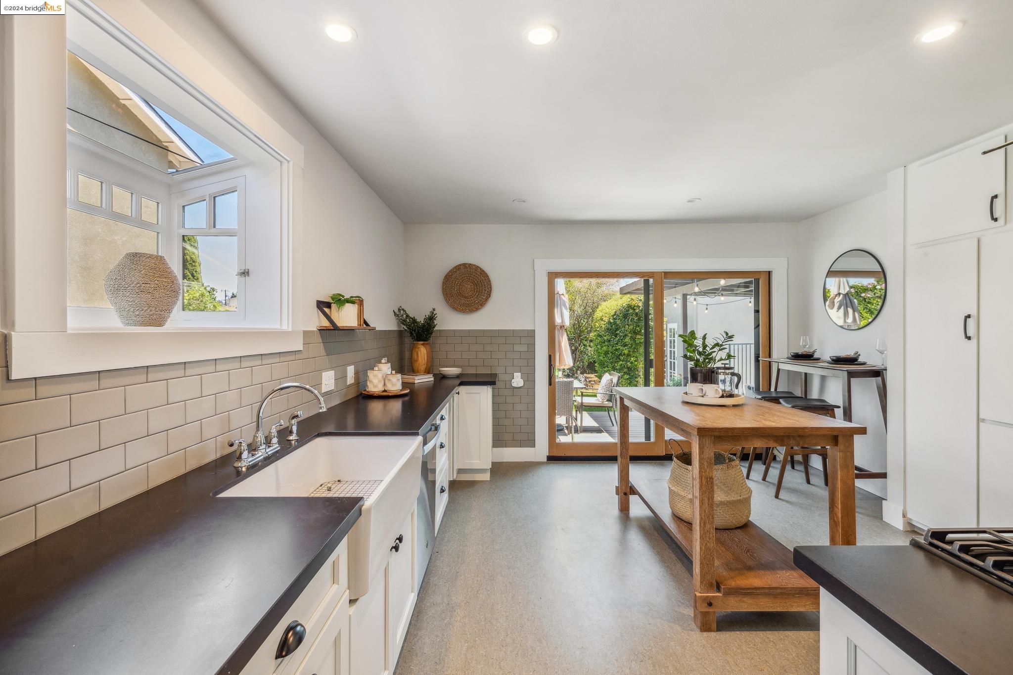 521 Victoria Ct