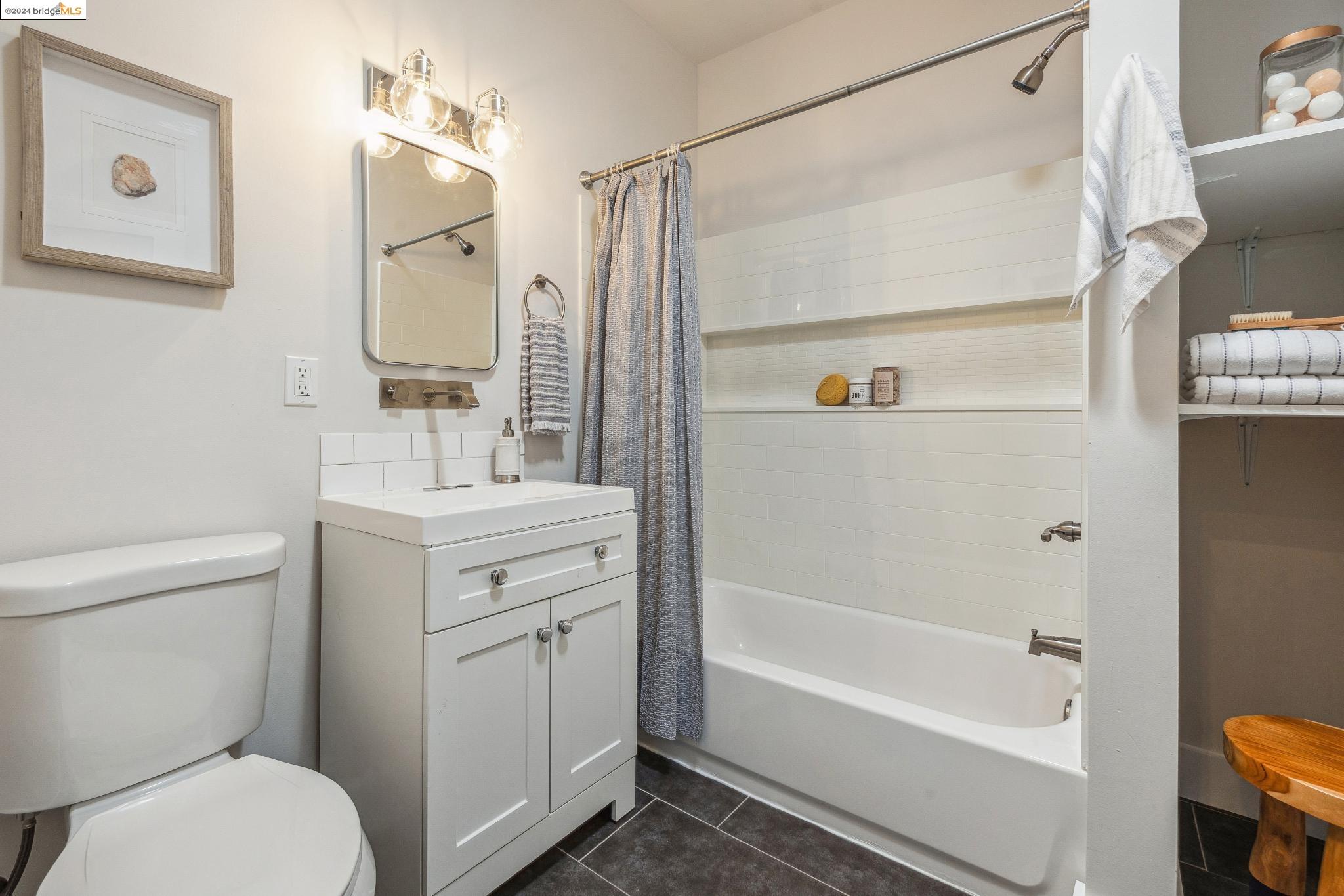 521 Victoria Ct