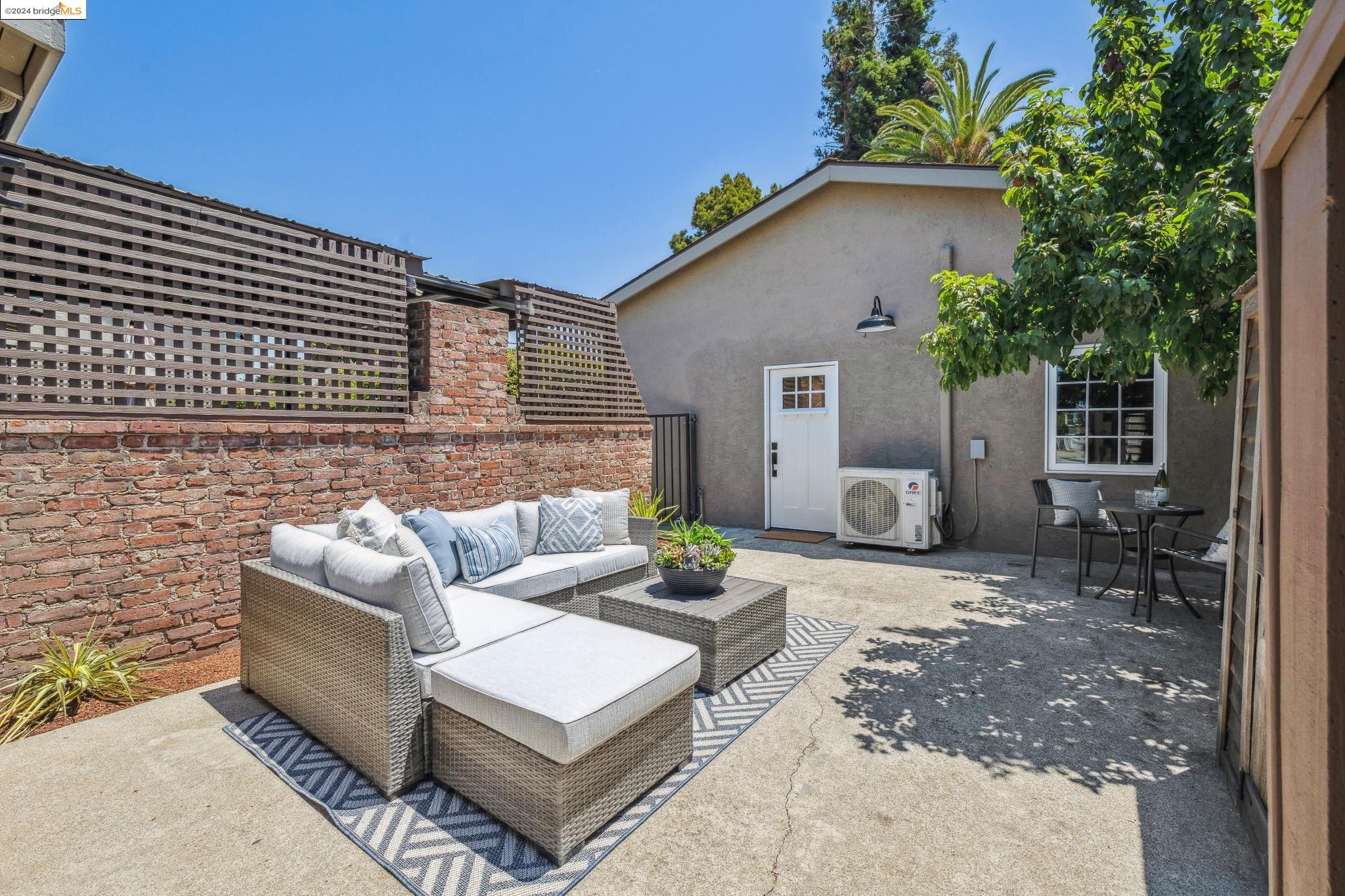 521 Victoria Ct