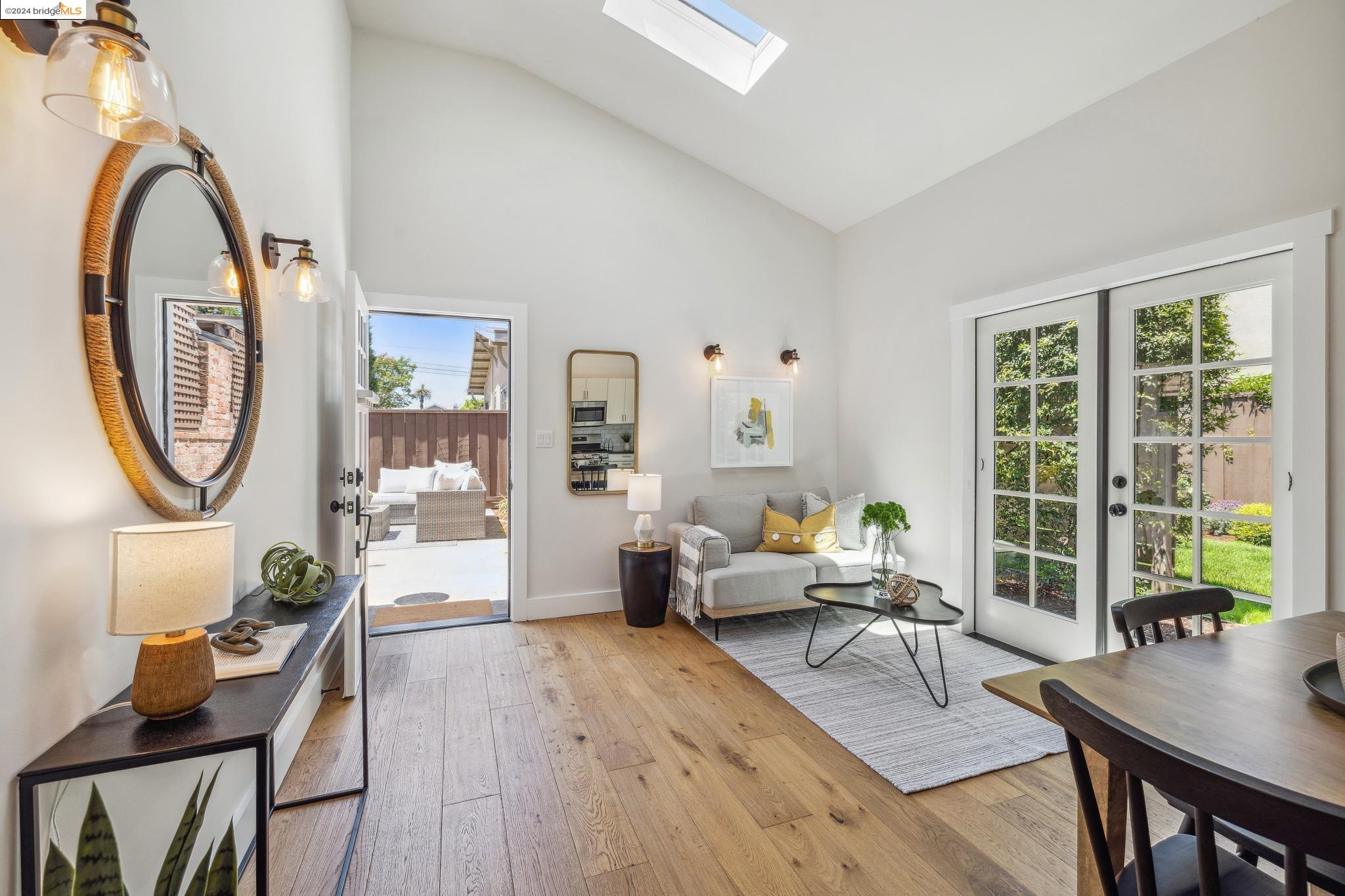 521 Victoria Ct