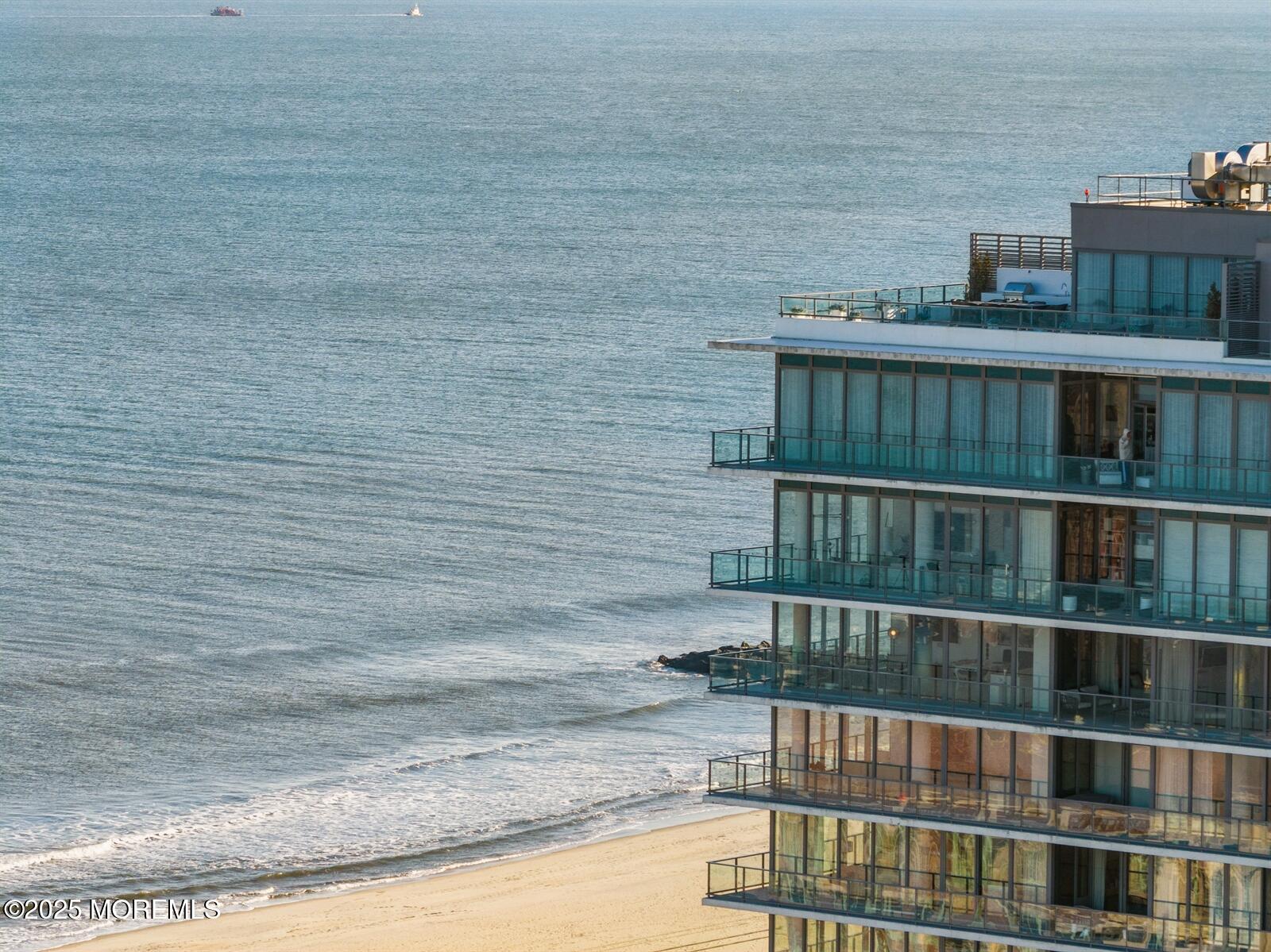 1101 NE Ocean Avenue, 1501