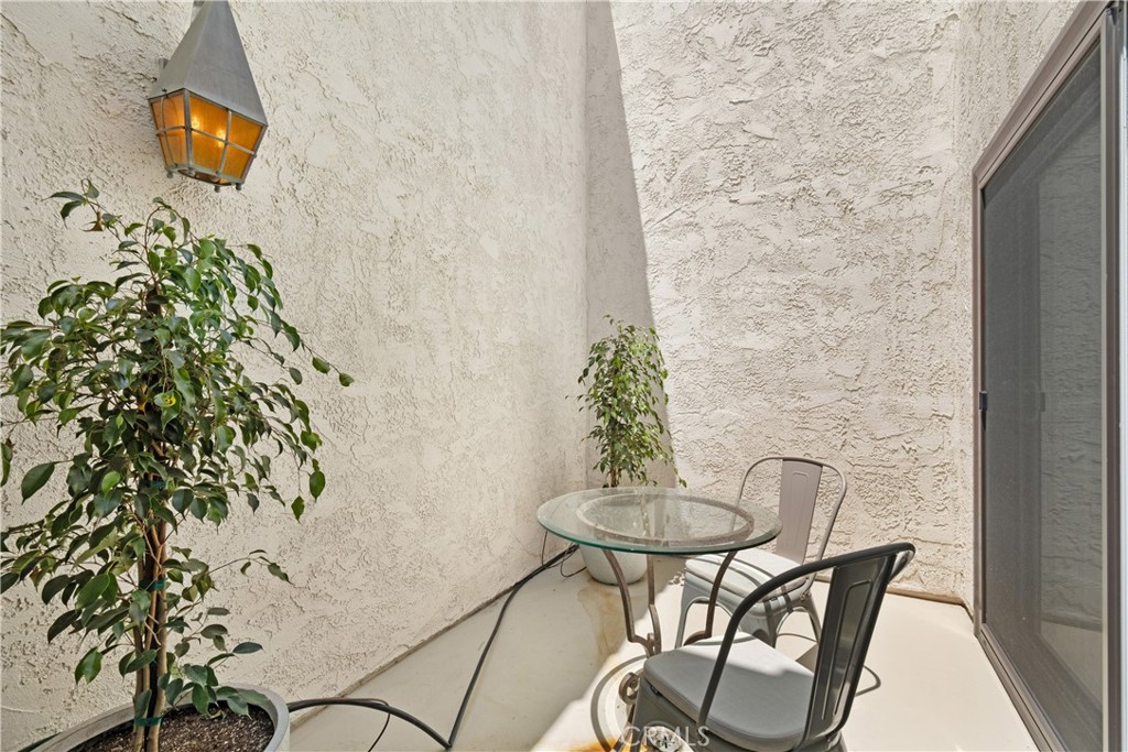 716 S Catalina Avenue 3