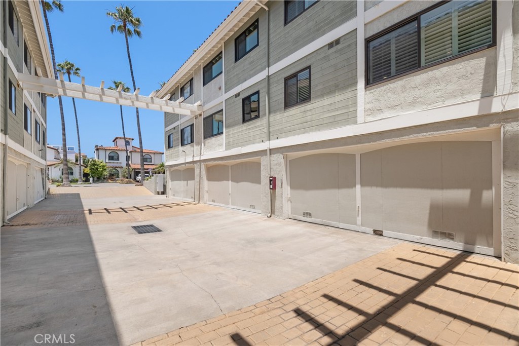 716 S Catalina Avenue 3