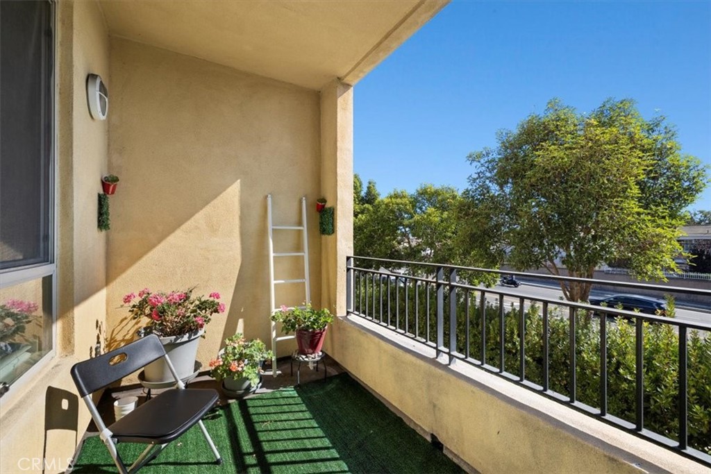 2742 Cabrillo Avenue 204