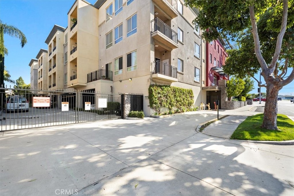 2742 Cabrillo Avenue 204