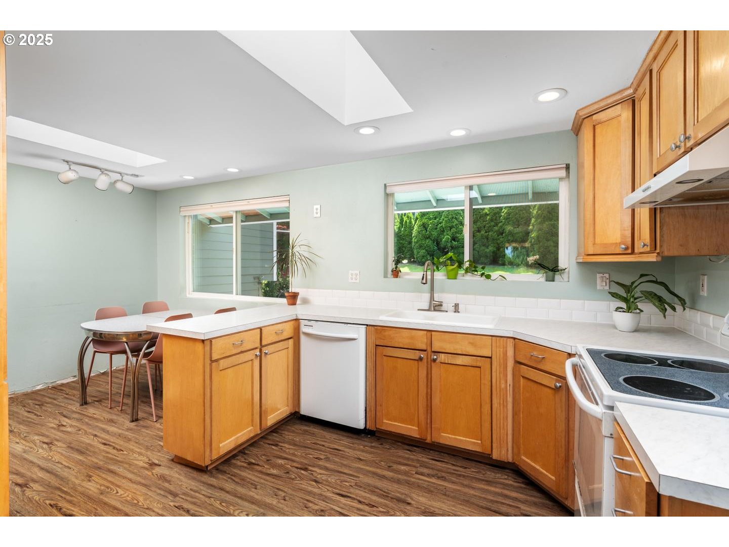 7631 SE STRAWBERRY LN