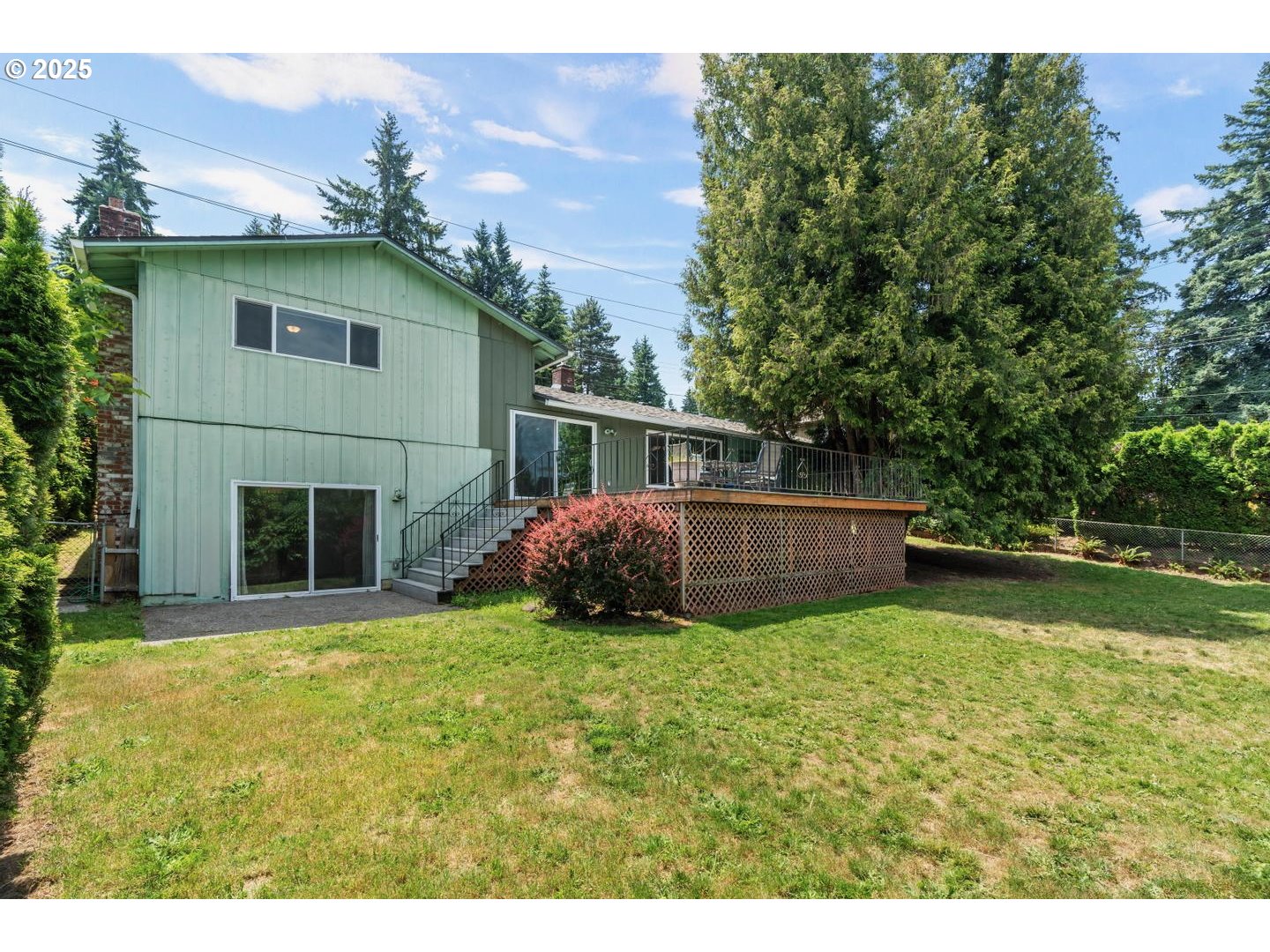 7631 SE STRAWBERRY LN