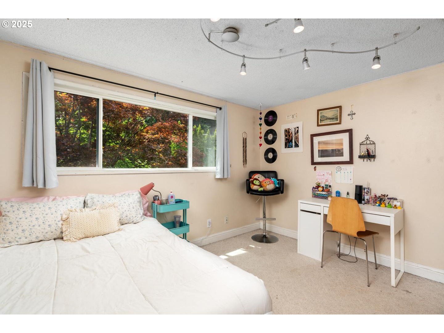 7631 SE STRAWBERRY LN