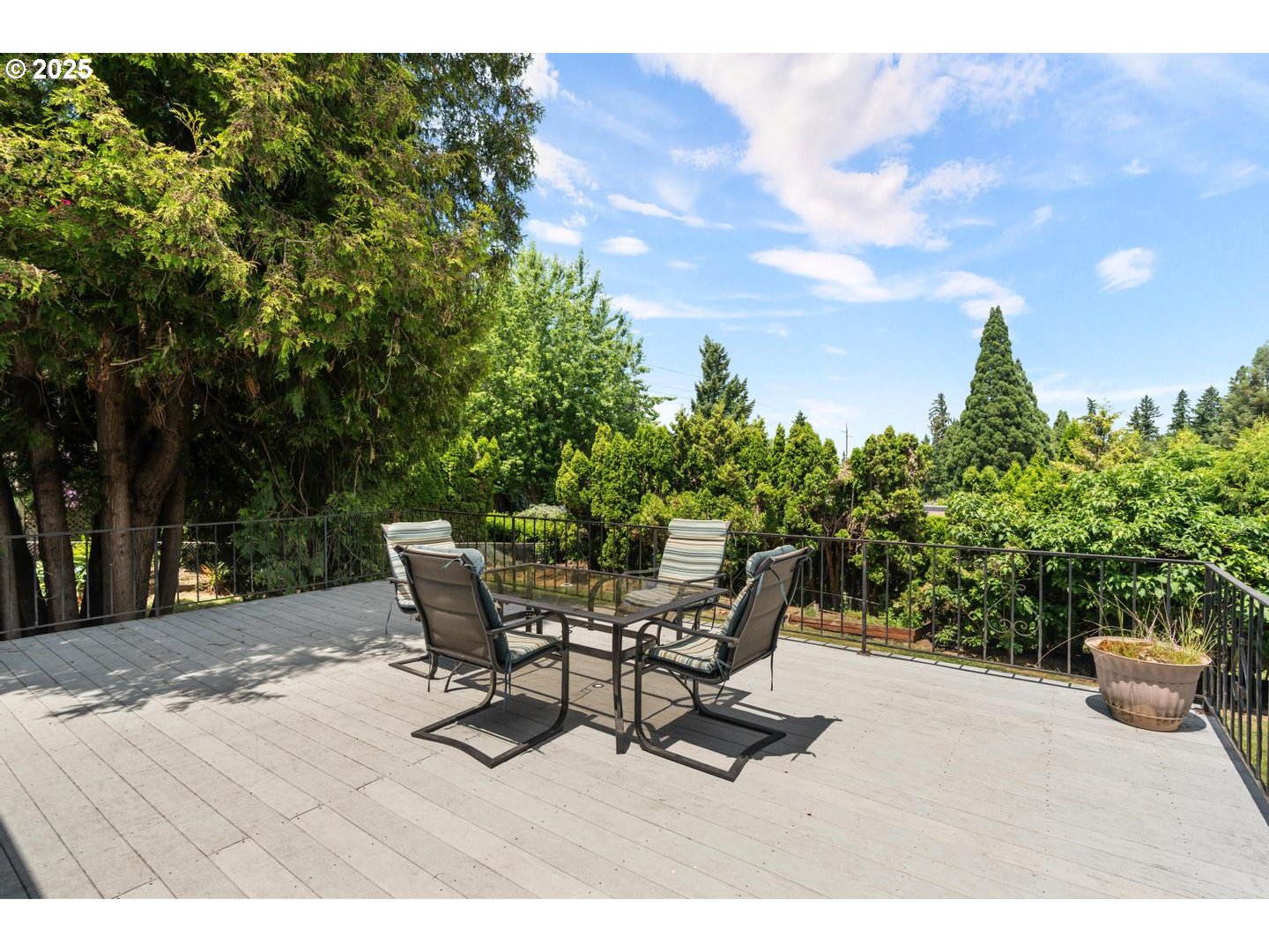 7631 SE STRAWBERRY LN