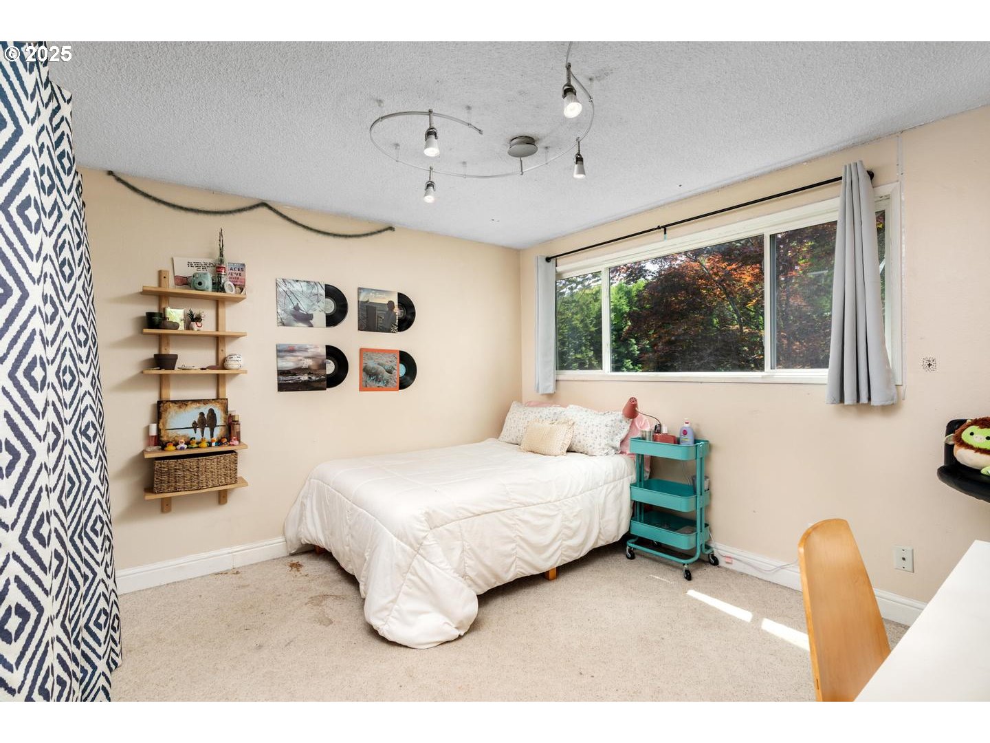 7631 SE STRAWBERRY LN