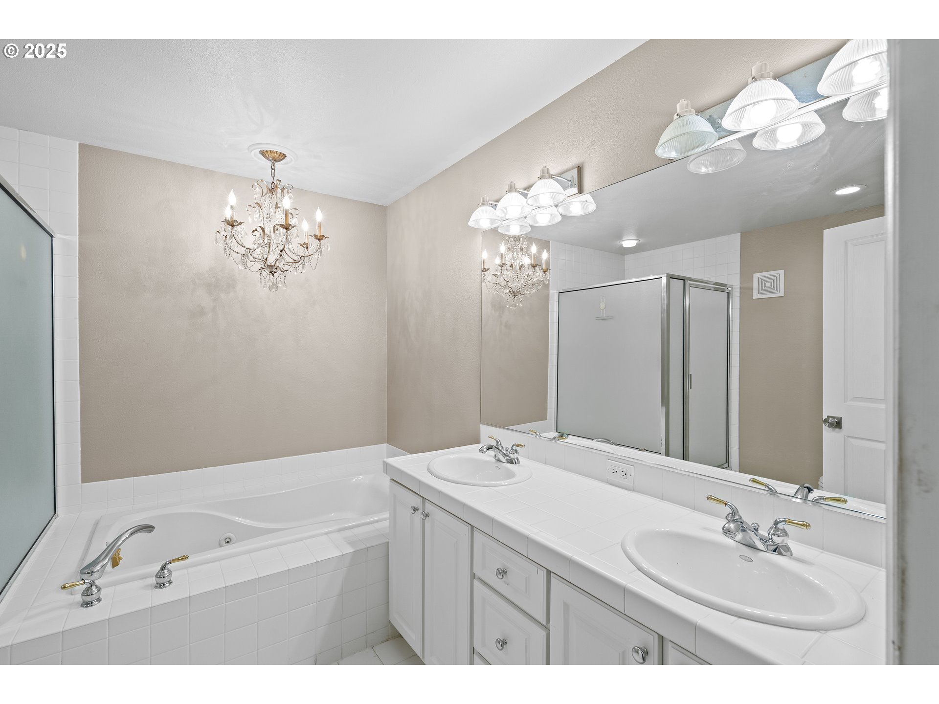 20 SUMMIT RIDGE CT