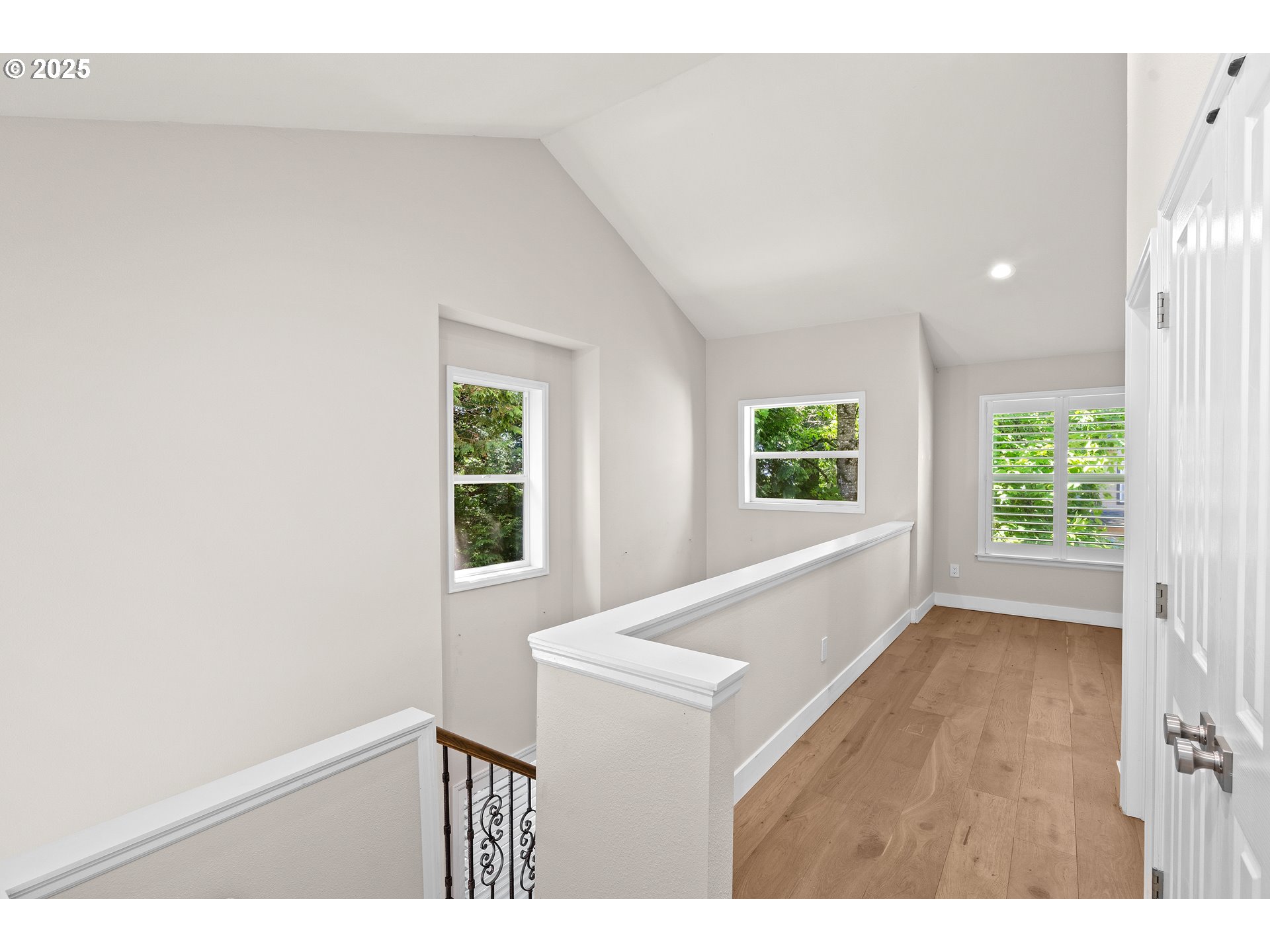 20 SUMMIT RIDGE CT