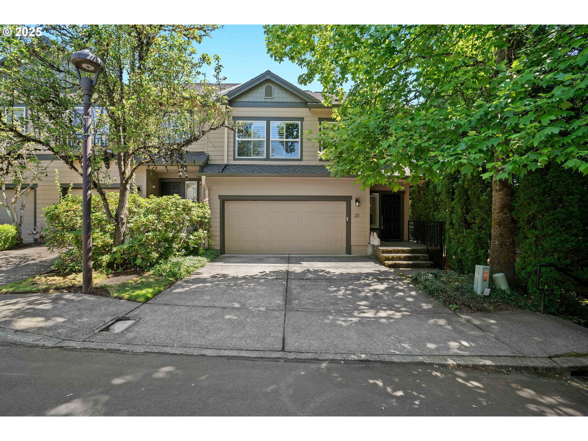 20 SUMMIT RIDGE CT