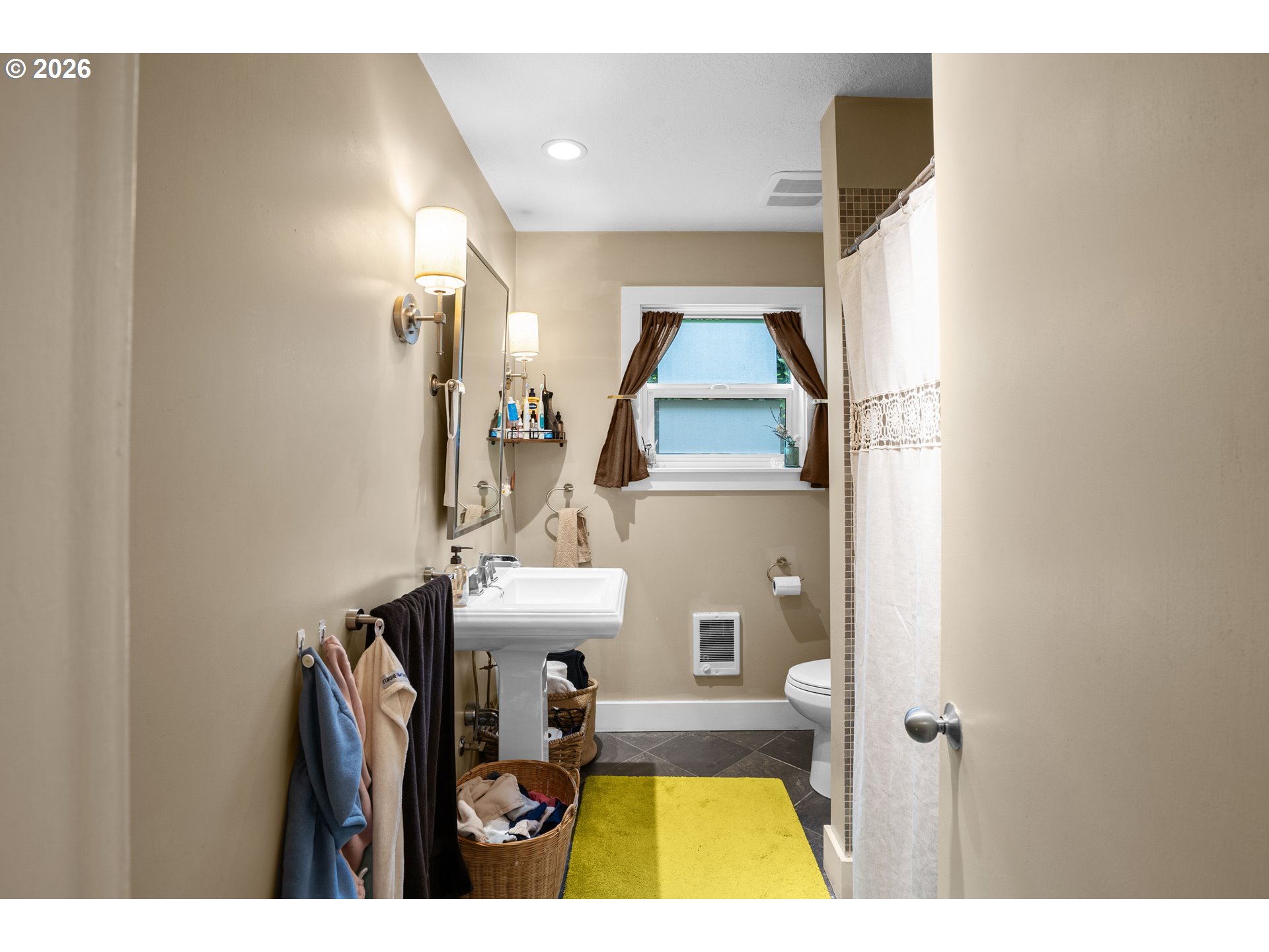 929 SE 16TH AVE 2