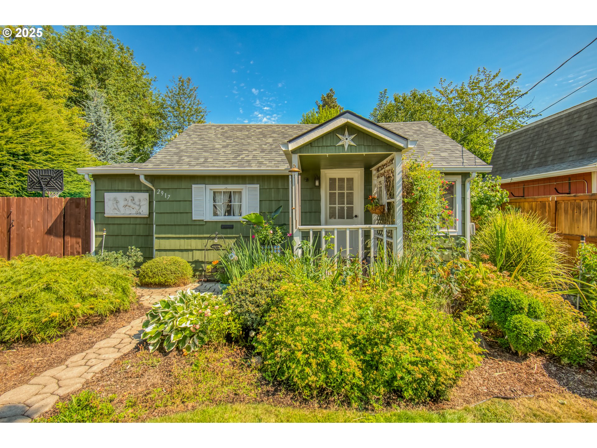 2917 RAYMOND ST