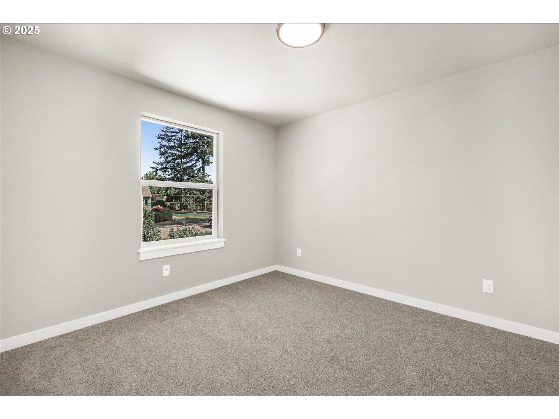 85 NW MAWRCREST AVE