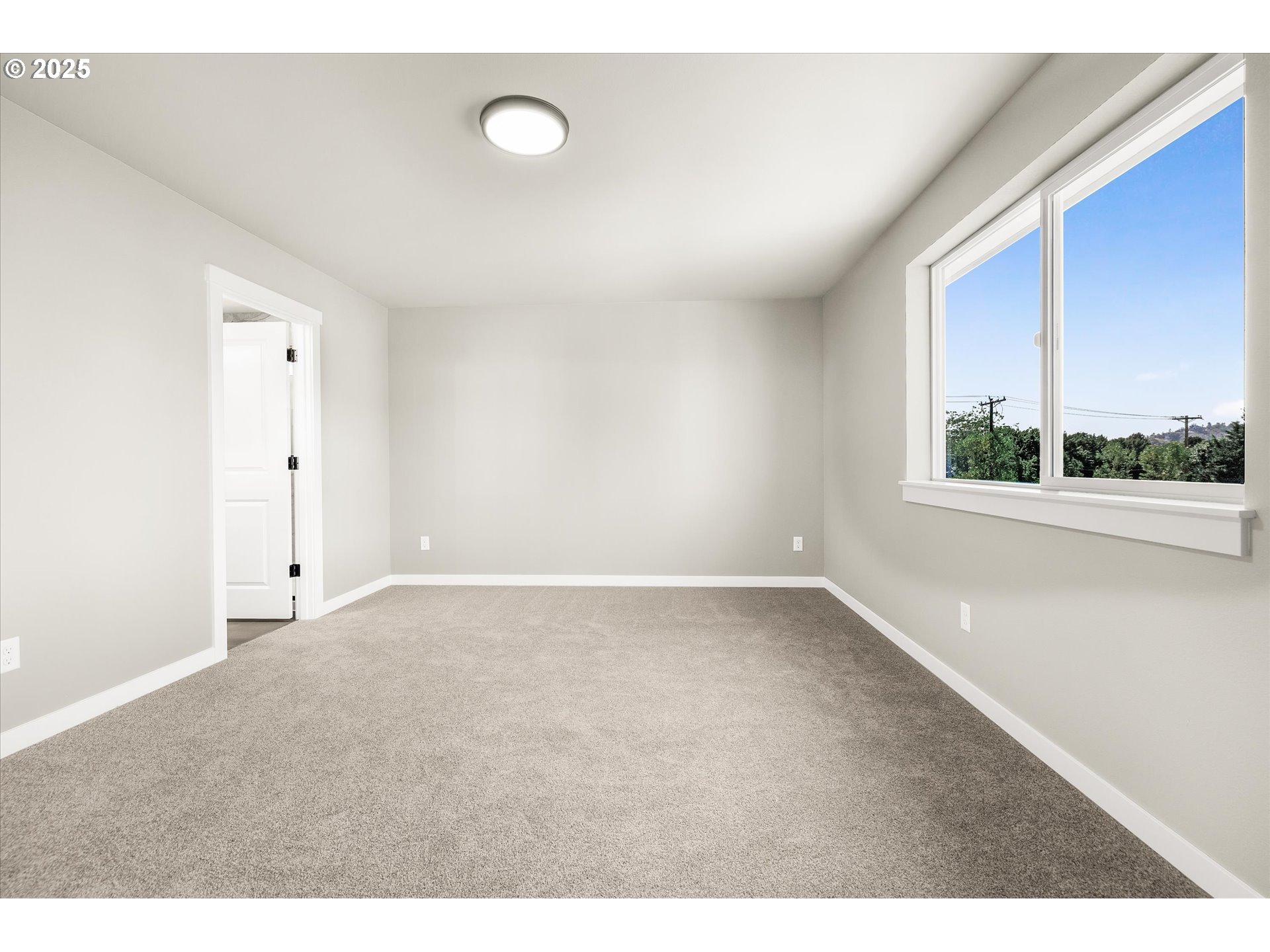 85 NW MAWRCREST AVE