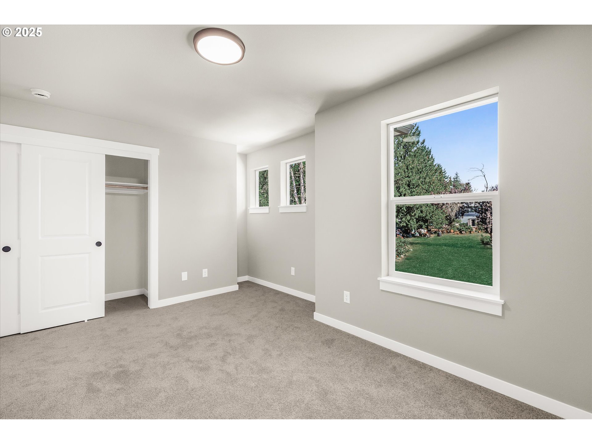 85 NW MAWRCREST AVE