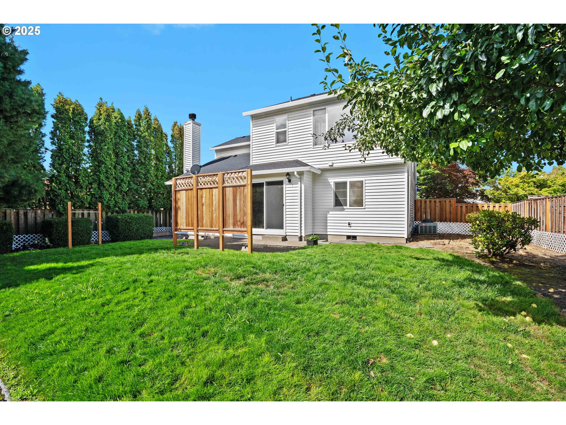 2136 NE 13TH AVE