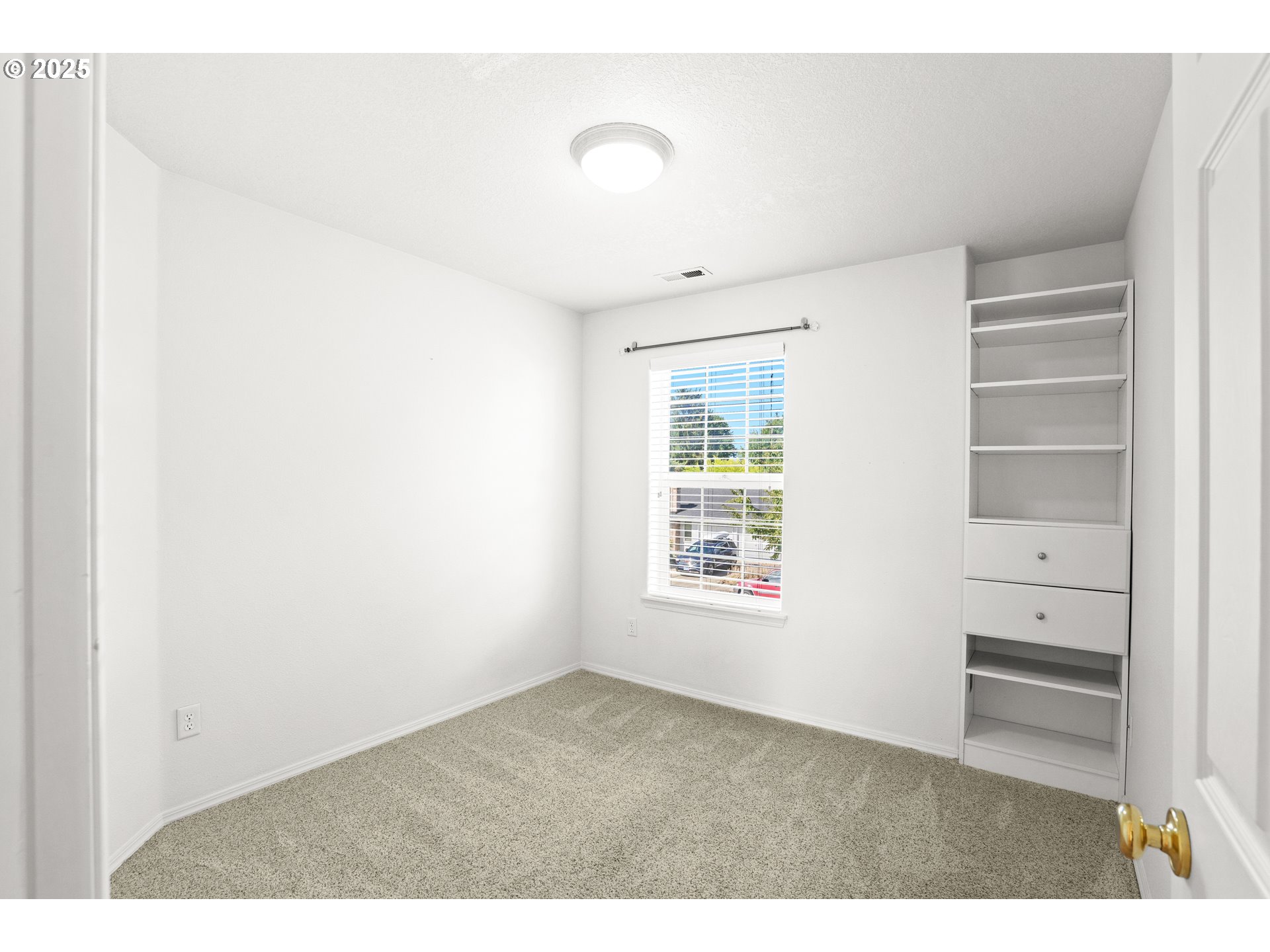 2136 NE 13TH AVE