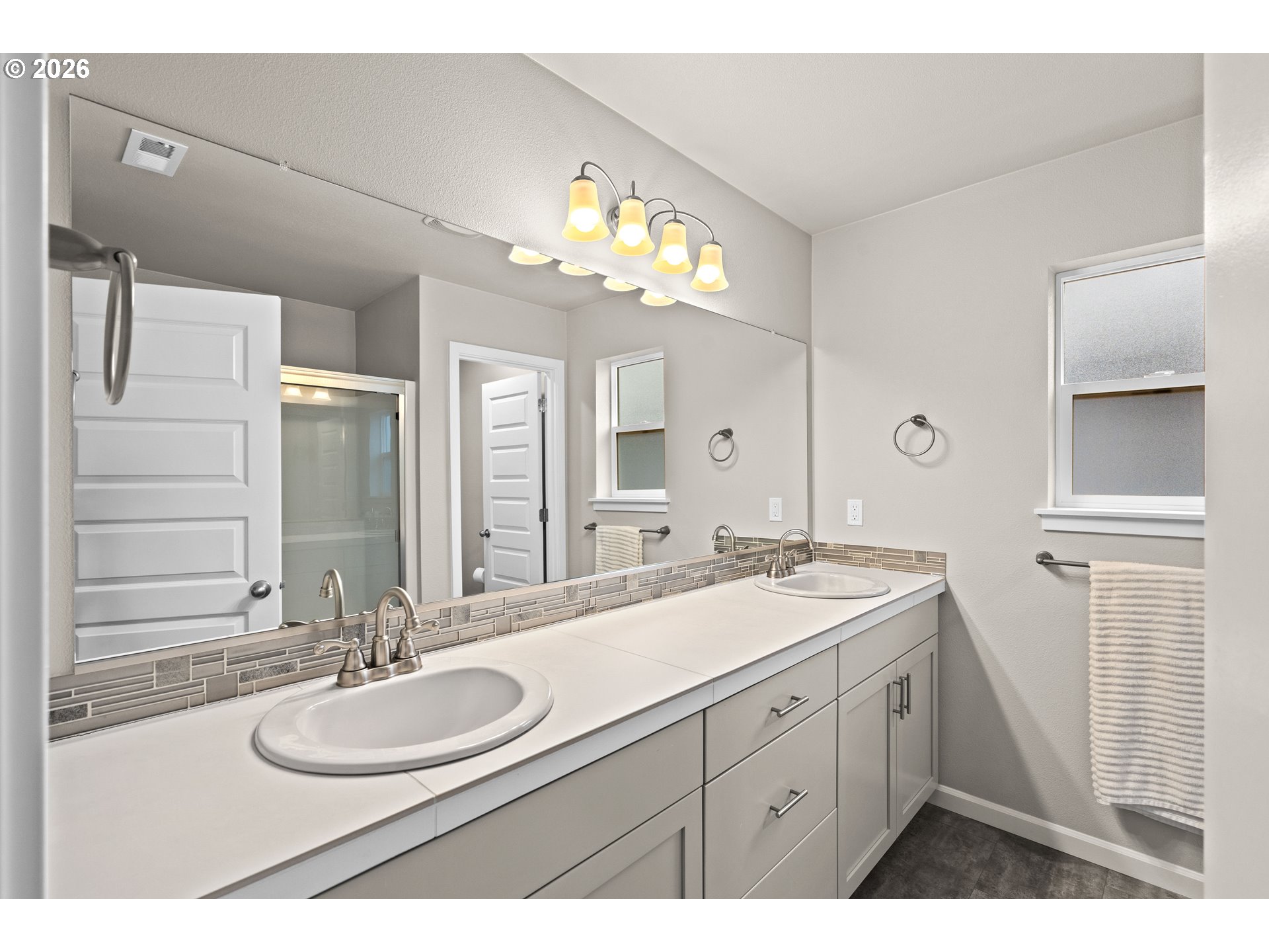 56 SHORE DR, St. Helens