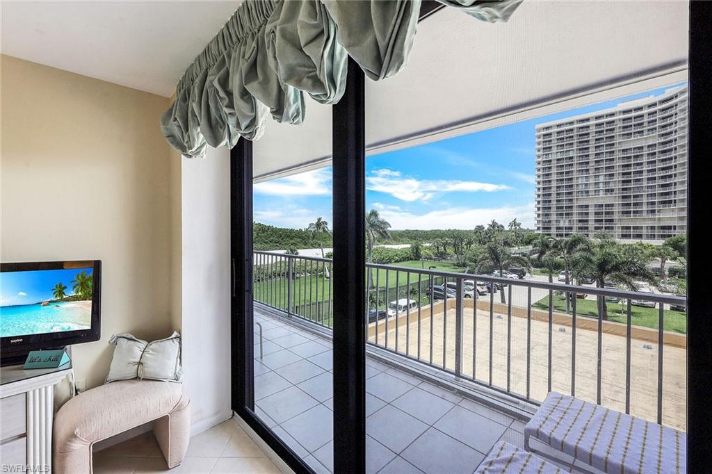 320 Seaview CT # 310