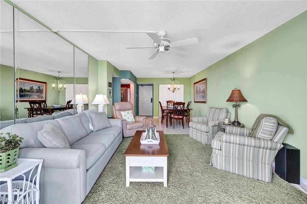 320 Seaview CT # 610