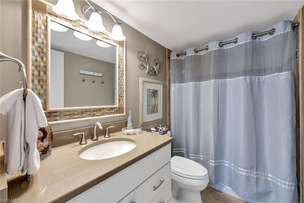 320 Seaview CT # 610