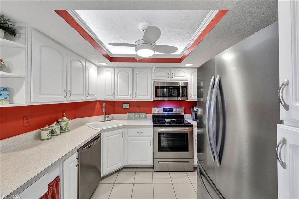 320 Seaview CT # 610