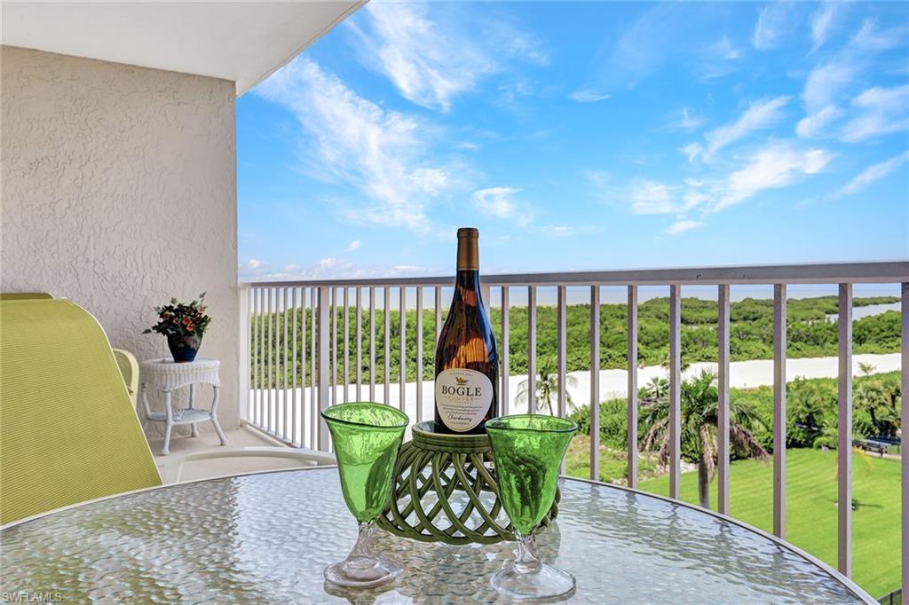 320 Seaview CT # 610