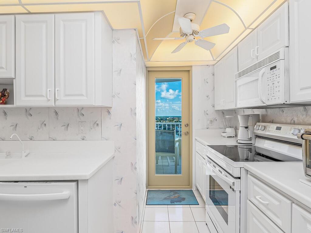 320 Seaview CT # 1506