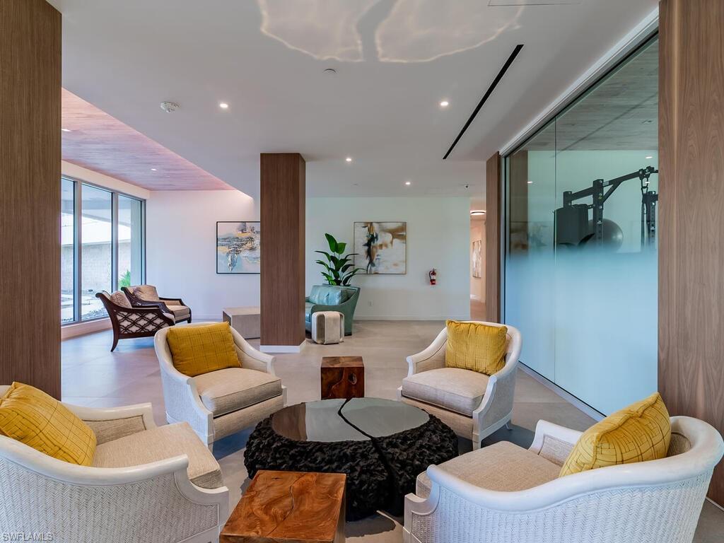 320 Seaview CT # 1506