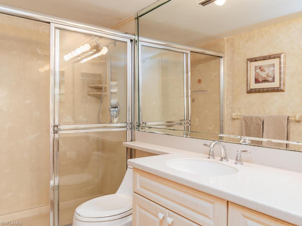 320 Seaview CT # 1506