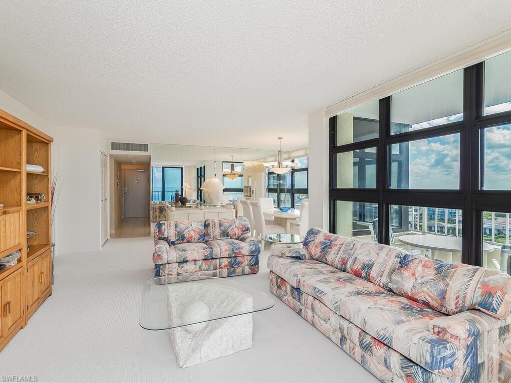 320 Seaview CT # 1506