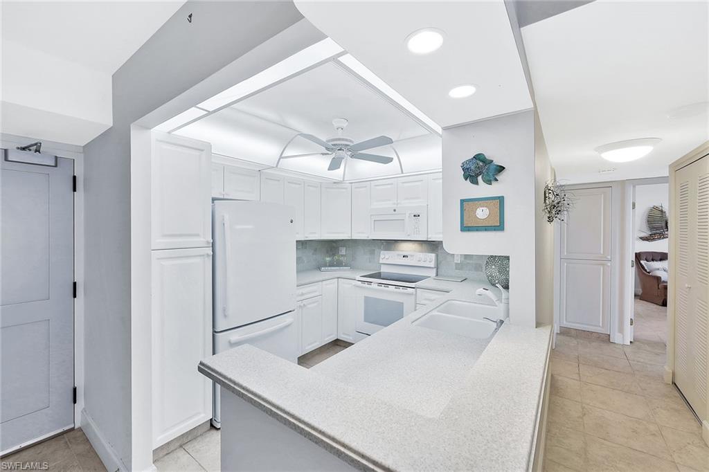 320 Seaview CT # 708