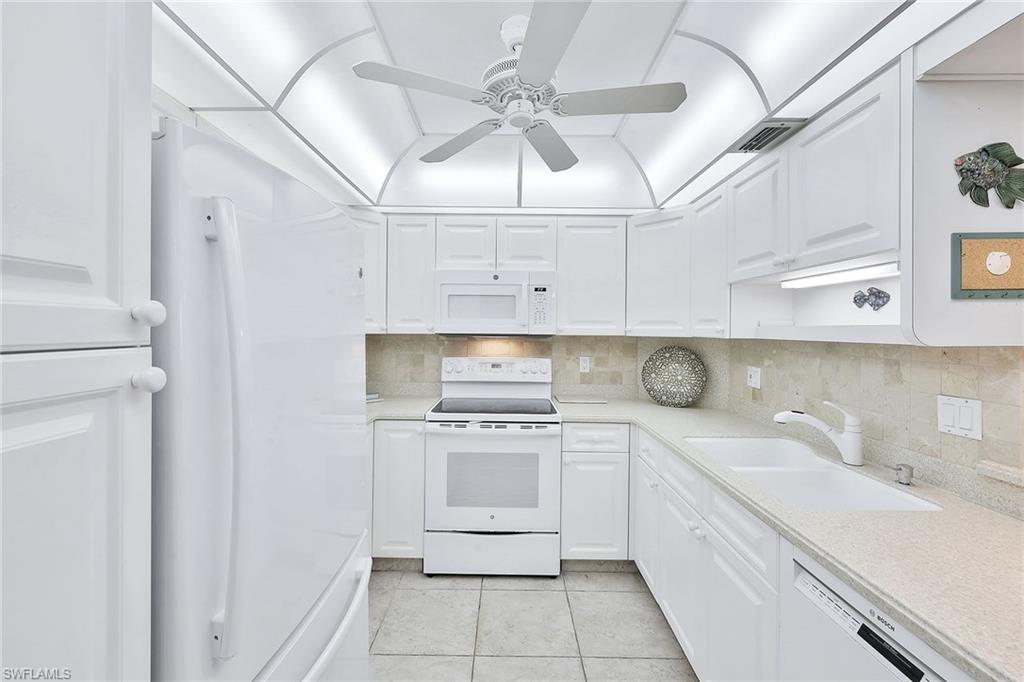 320 Seaview CT # 708