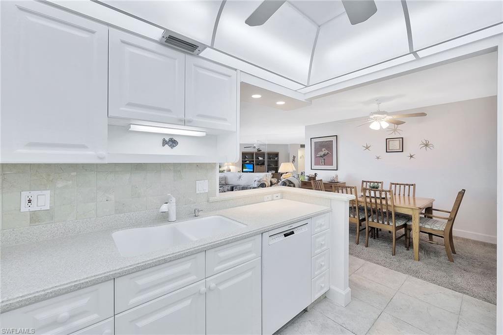 320 Seaview CT # 708