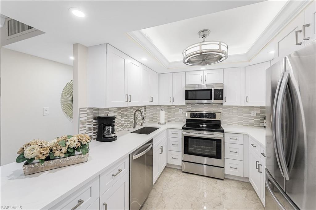 260 Seaview CT # 1207