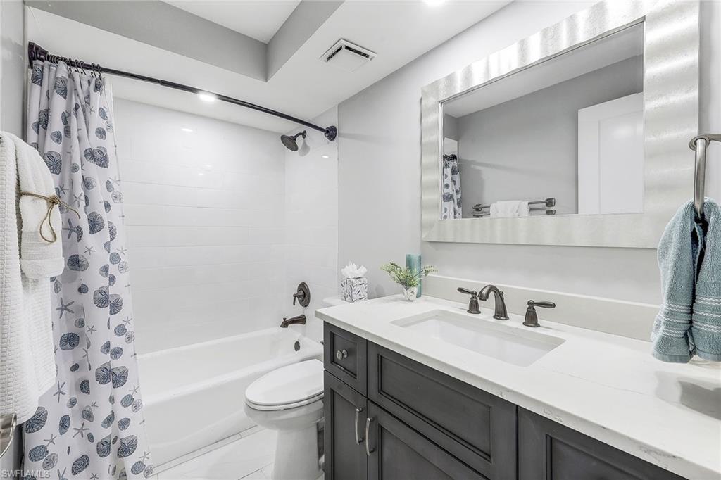 320 Seaview CT # 909 Unit: 2-909