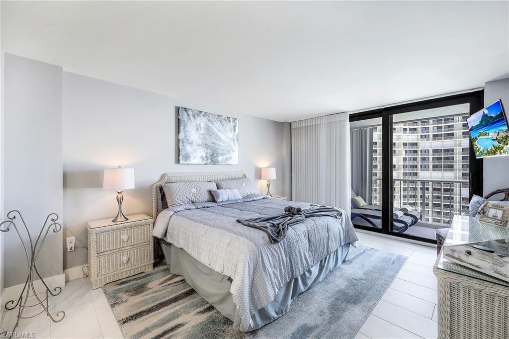 320 Seaview CT # 909 Unit: 2-909