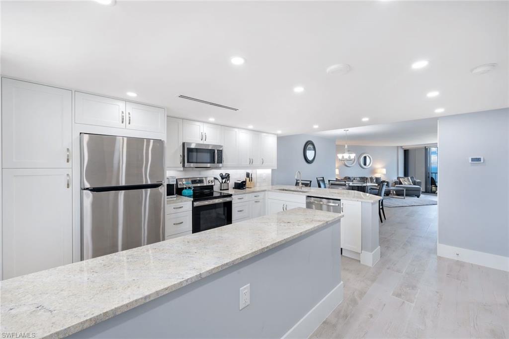 320 Seaview CT # 1801