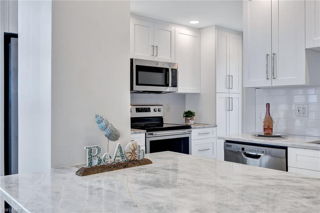 260 Seaview CT # 1103