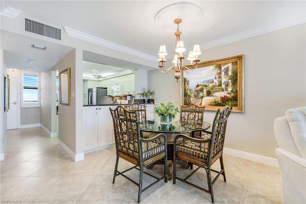 320 Seaview CT # 805