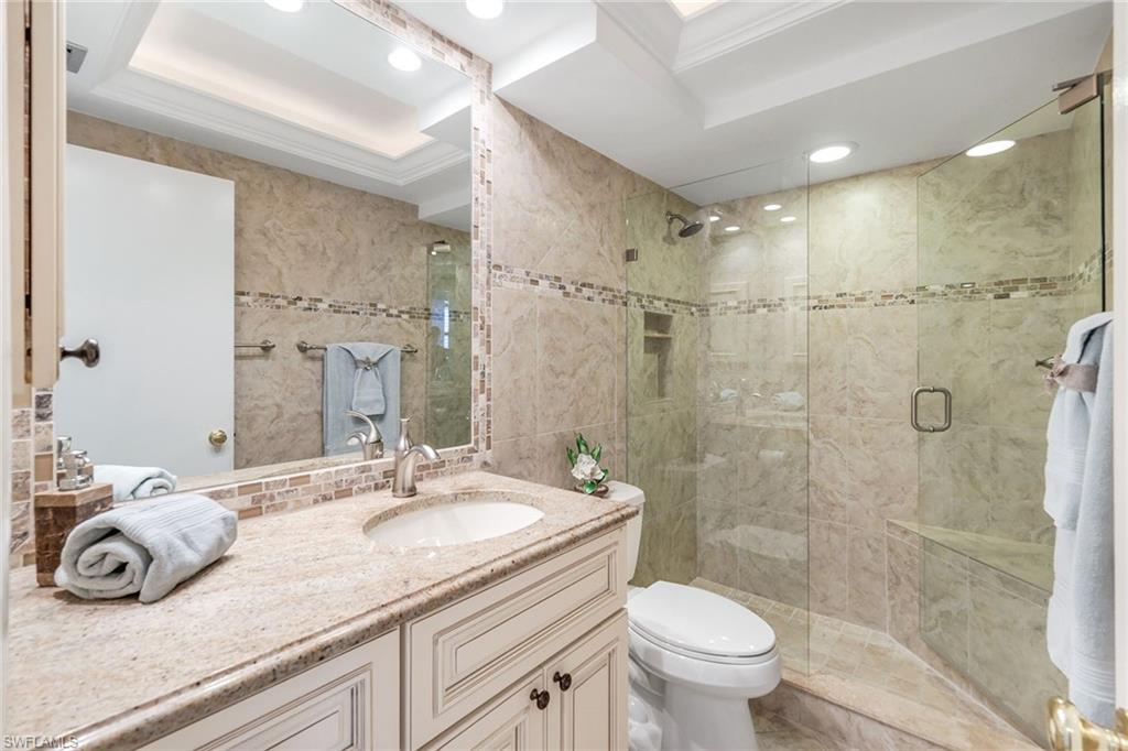 320 Seaview CT # 805