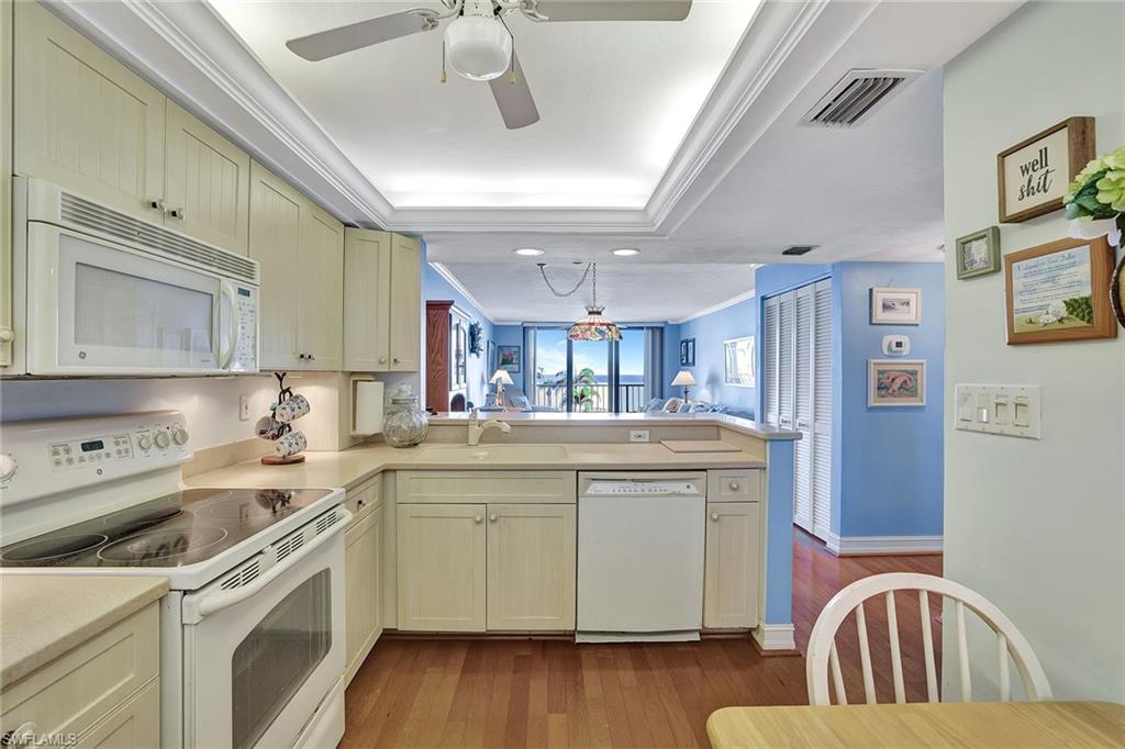 320 Seaview CT # 305 Unit: 2-305