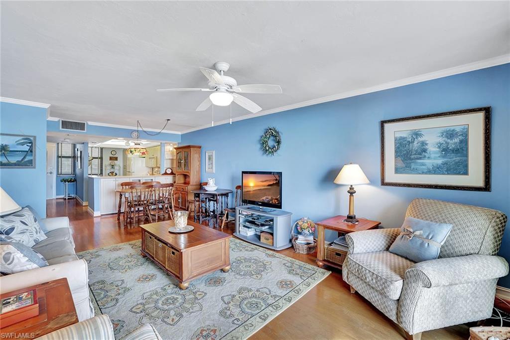 320 Seaview CT # 305 Unit: 2-305